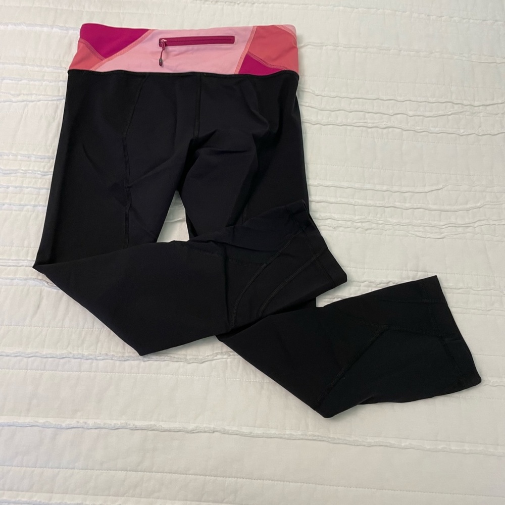 Lululemon Astro Wunder Under Crop Leggings with Pink Waistband (Size 4)